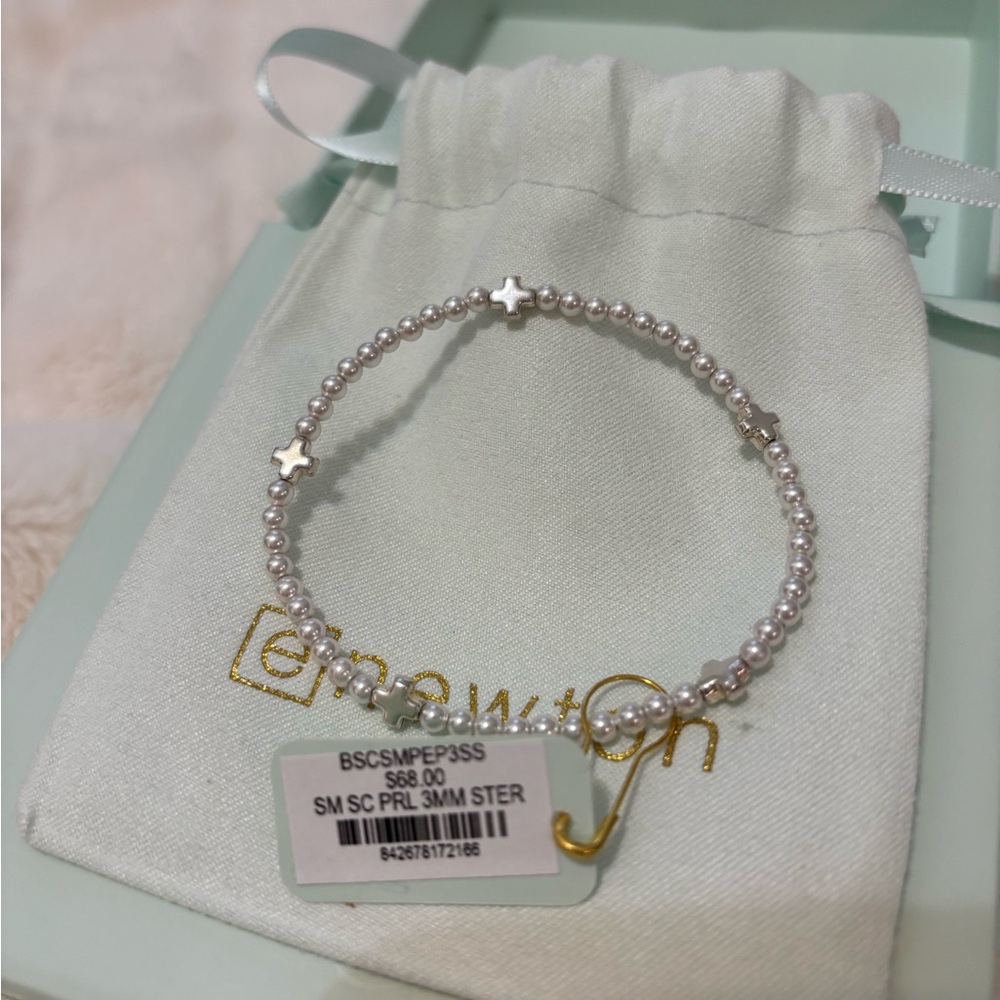 Pearl Bracelet with signature cross